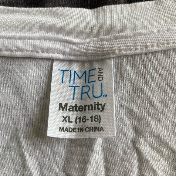 Time and Tru Women’s Maternity Blouse Size XL - Picture 5 of 5
